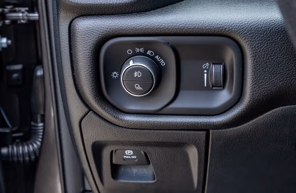 2025 Ram 1500 Warlock Crew Cab Image 22
