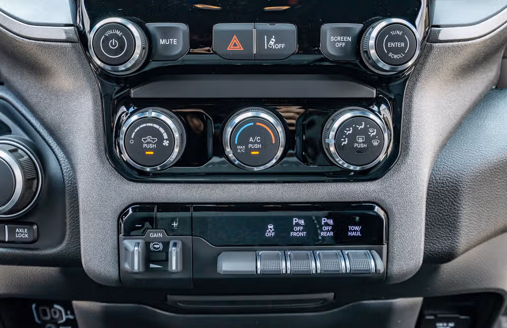 2025 Ram 1500 Warlock Crew Cab Image 28