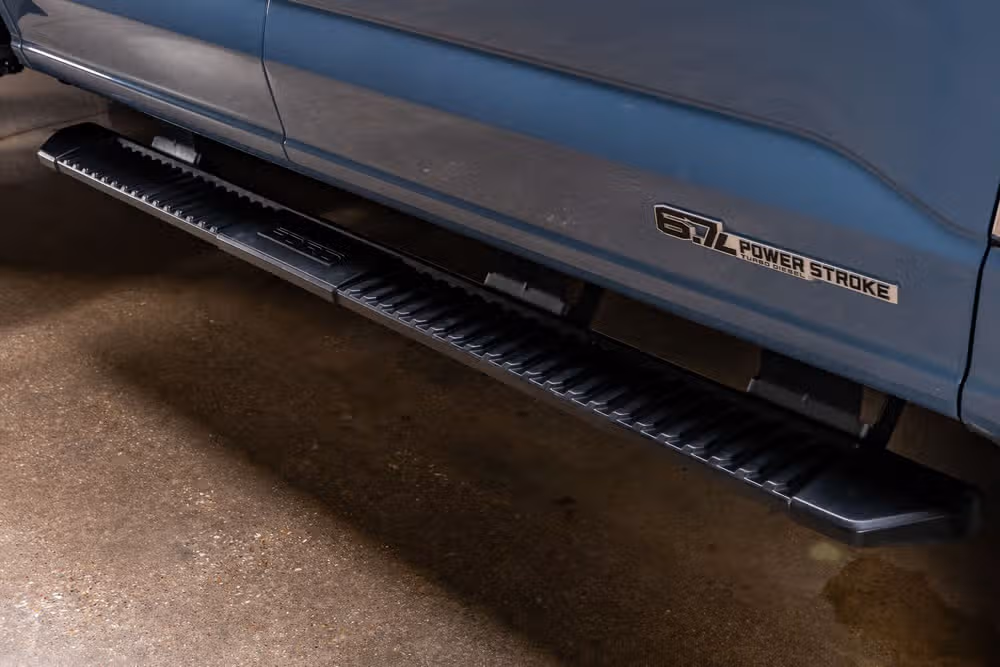 2023 Ford F-350 Super Duty Lariat Chassis Crew Cab Image 11