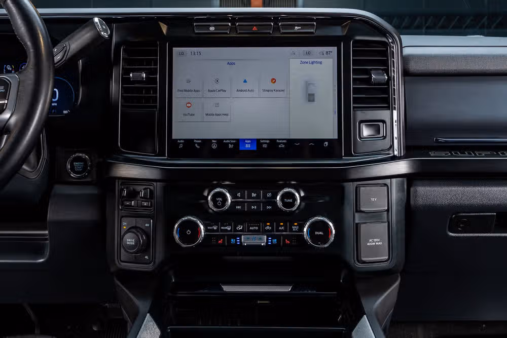 2023 Ford F-350 Super Duty Lariat Chassis Crew Cab Image 23