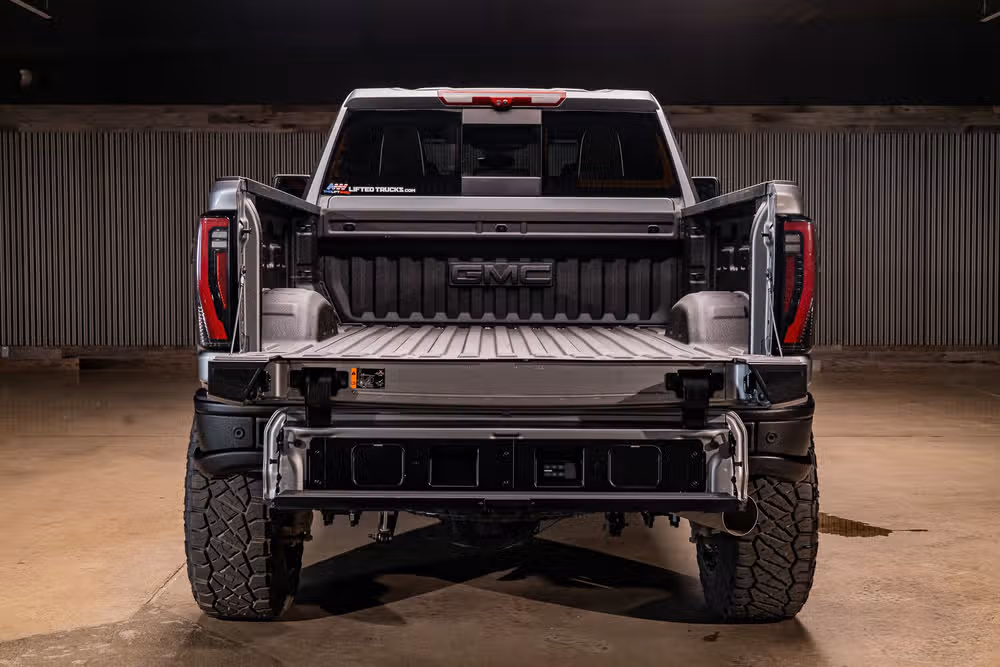 2026 GMC Sierra 2500HD AT4X Crew Cab Image 9