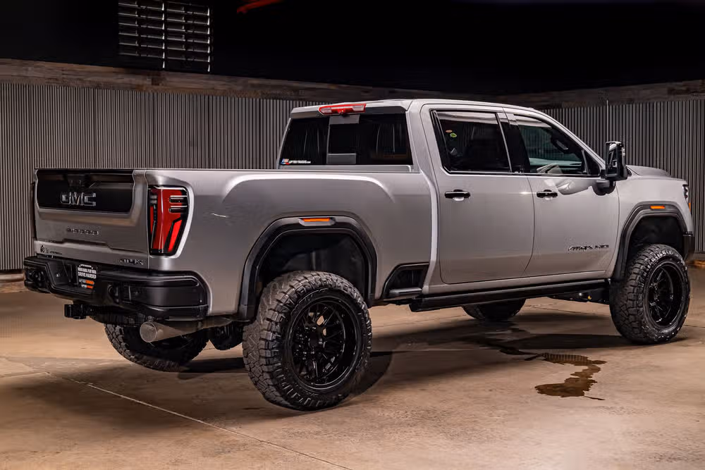 2026 GMC Sierra 2500HD AT4X Crew Cab Image 10