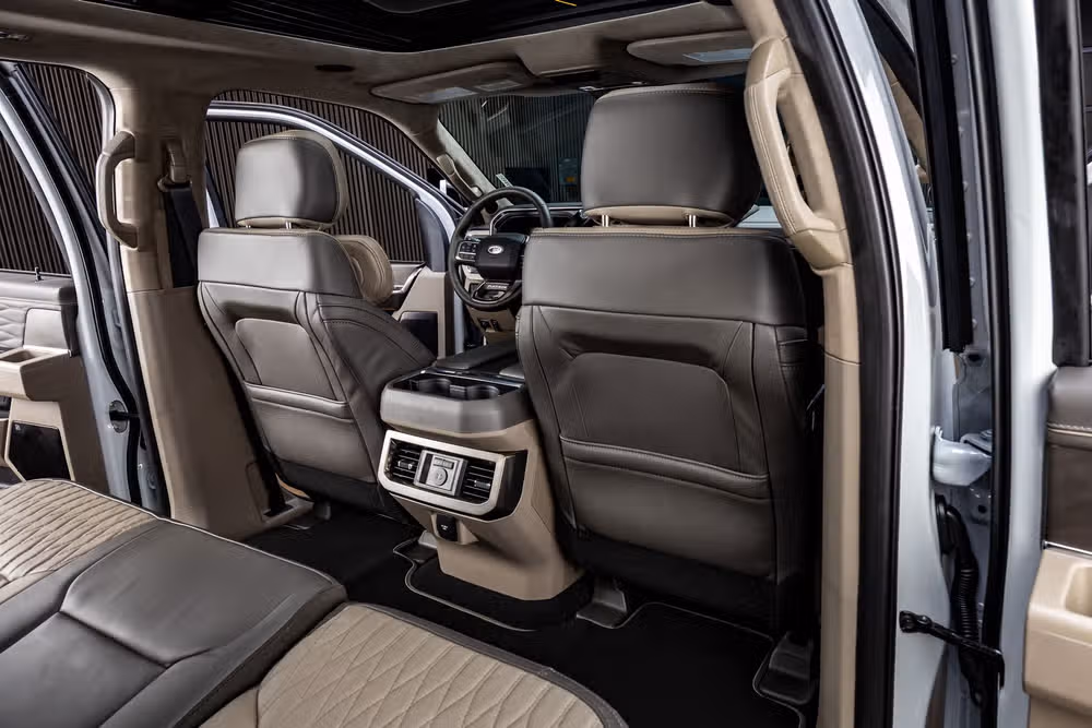 2026 Ford F-250 Super Duty Platinum Plus Crew Cab Image 33
