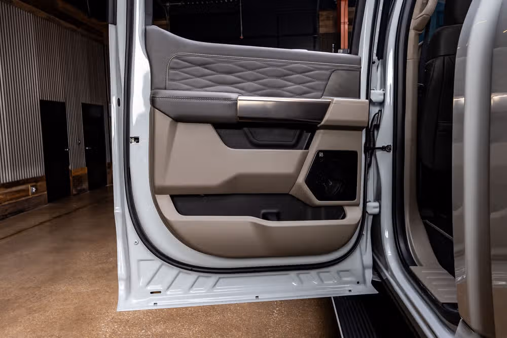 2026 Ford F-250 Super Duty Platinum Plus Crew Cab Image 39