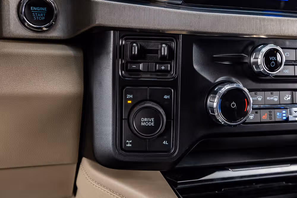 2026 Ford F-250 Super Duty Platinum Plus Crew Cab Image 23