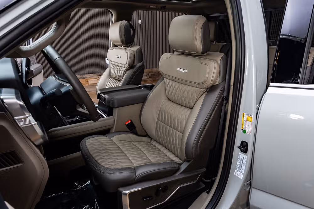 2026 Ford F-250 Super Duty Platinum Plus Crew Cab Image 30