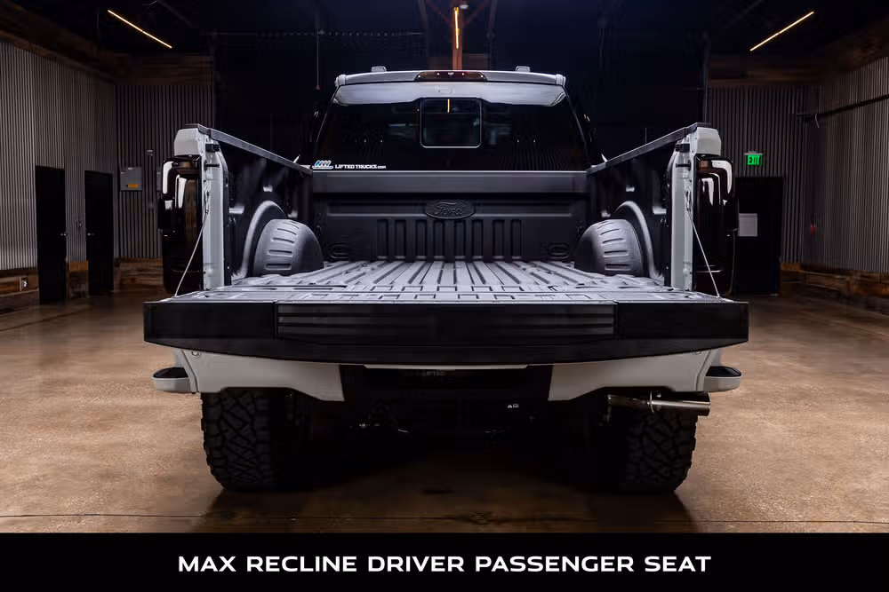 2026 Ford F-250 Super Duty Platinum Plus Crew Cab Image 9