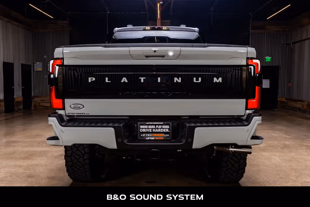 2026 Ford F-250 Super Duty Platinum Plus Crew Cab Image 8