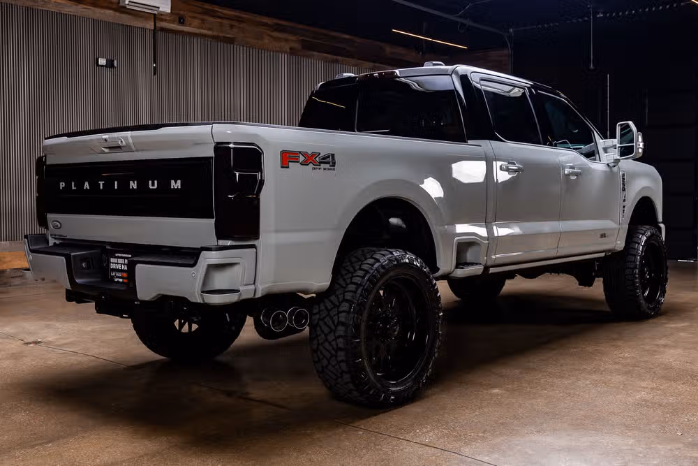 2026 Ford F-250 Super Duty Platinum Plus Crew Cab Image 10