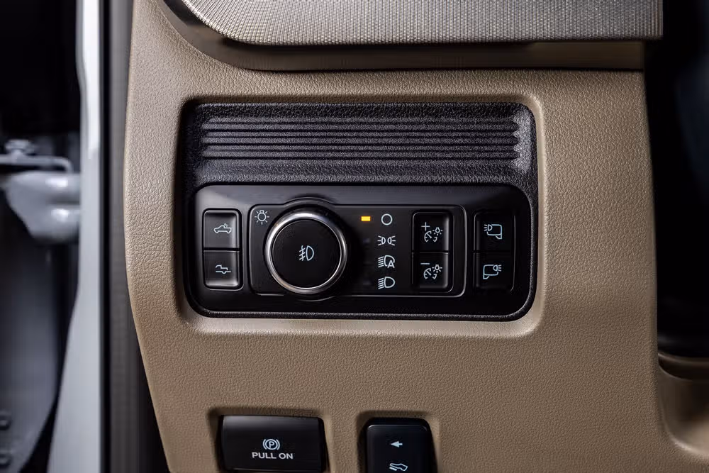 2026 Ford F-250 Super Duty Platinum Plus Crew Cab Image 22