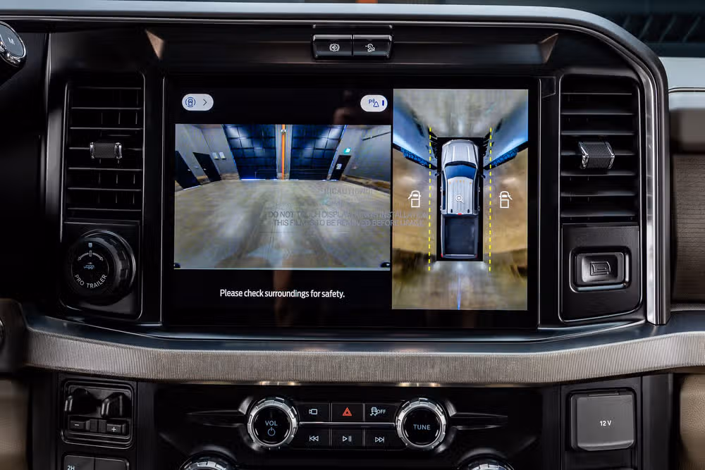2026 Ford F-250 Super Duty Platinum Plus Crew Cab Image 26