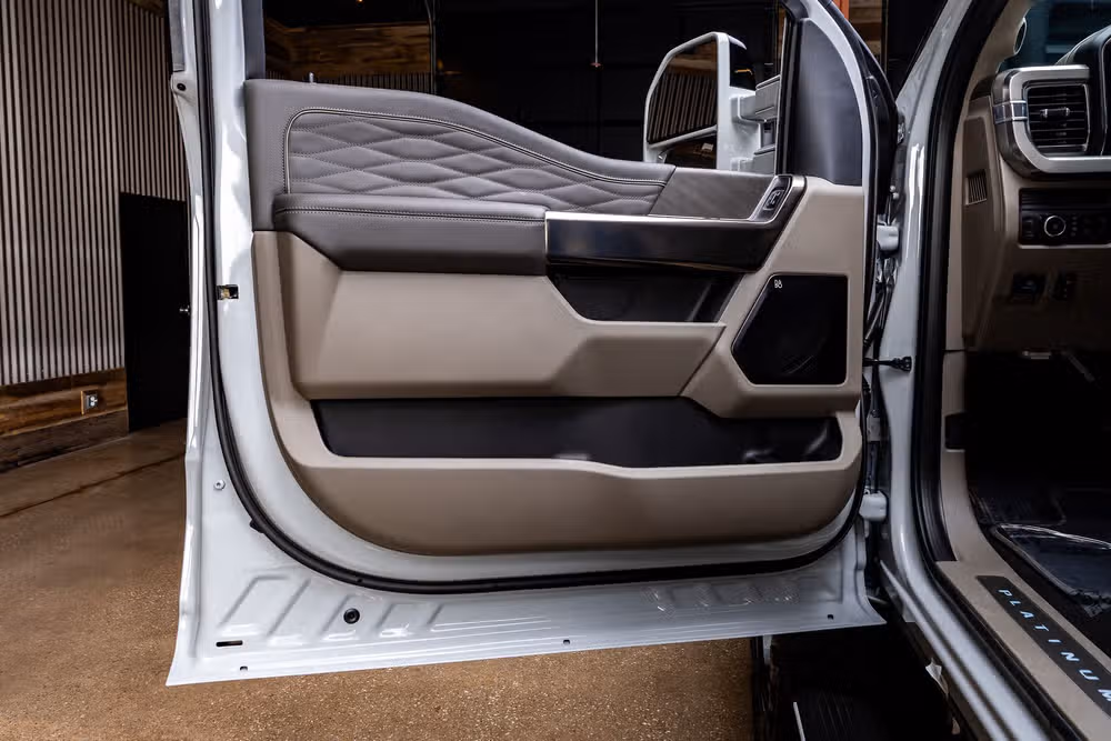 2026 Ford F-250 Super Duty Platinum Plus Crew Cab Image 37