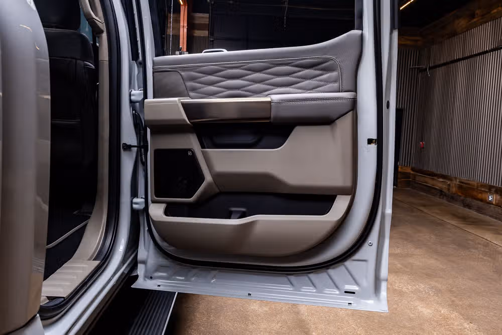 2026 Ford F-250 Super Duty Platinum Plus Crew Cab Image 40