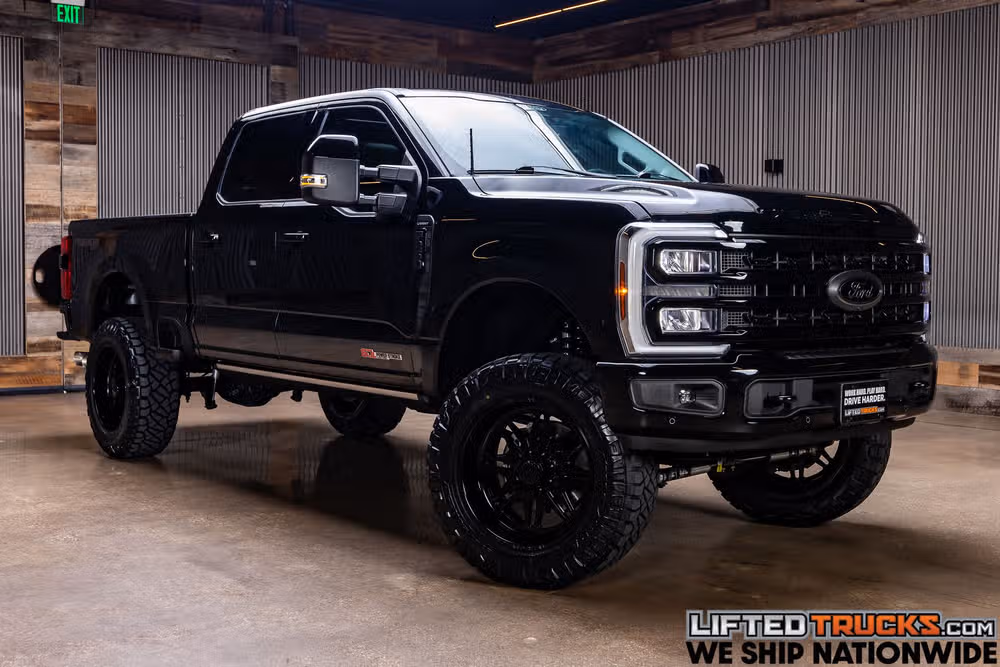 2024 Ford F-250 Super Duty Lariat Crew Cab Image 1