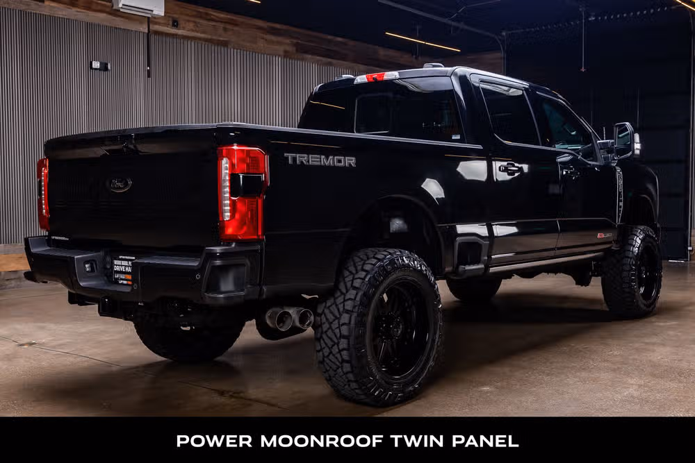 2024 Ford F-250 Super Duty Lariat Crew Cab Image 10