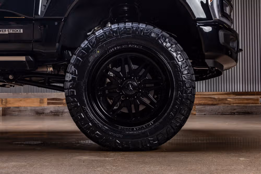 2024 Ford F-250 Super Duty Lariat Crew Cab Image 12