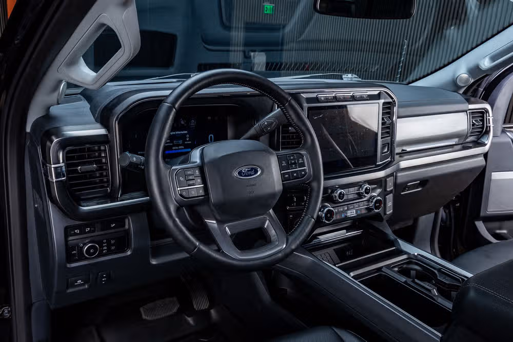 2024 Ford F-250 Super Duty Lariat Crew Cab Image 17