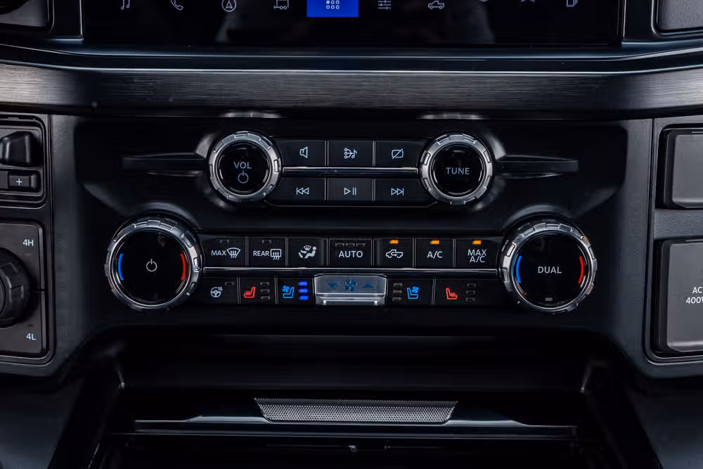 2024 Ford F-250 Super Duty Lariat Crew Cab Image 28