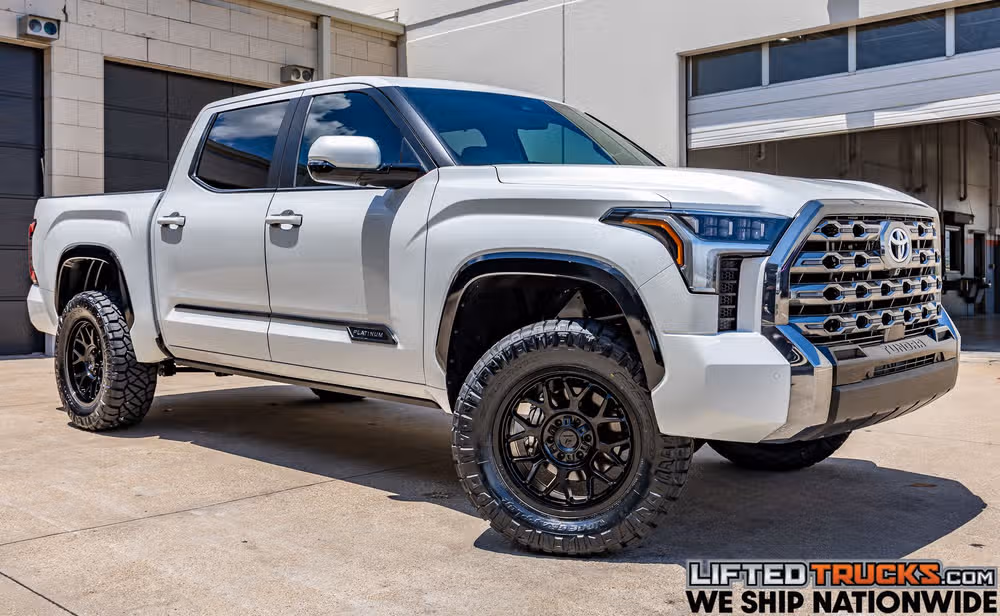2025 Toyota Tundra Platinum CrewMax Image 1