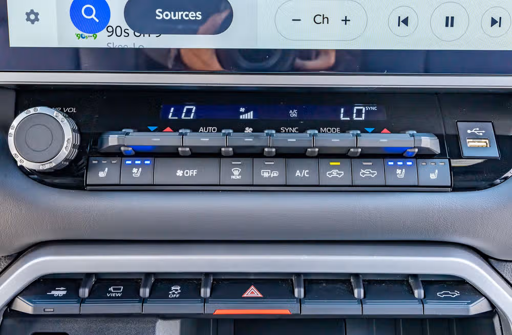 2025 Toyota Tundra Platinum CrewMax Image 27