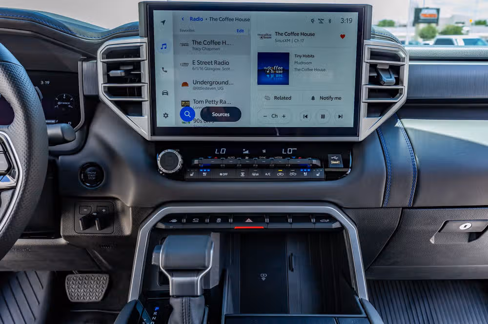 2025 Toyota Tundra Platinum CrewMax Image 24