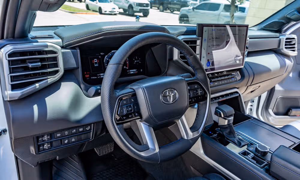 2025 Toyota Tundra Platinum CrewMax Image 17