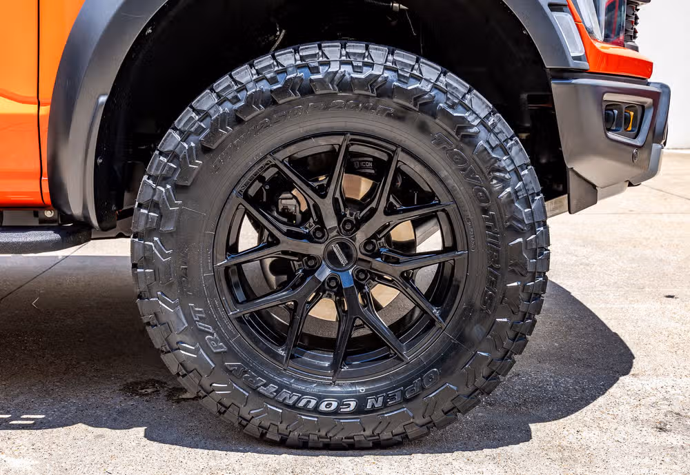 2021 Ford F-150 Raptor SuperCrew Image 12