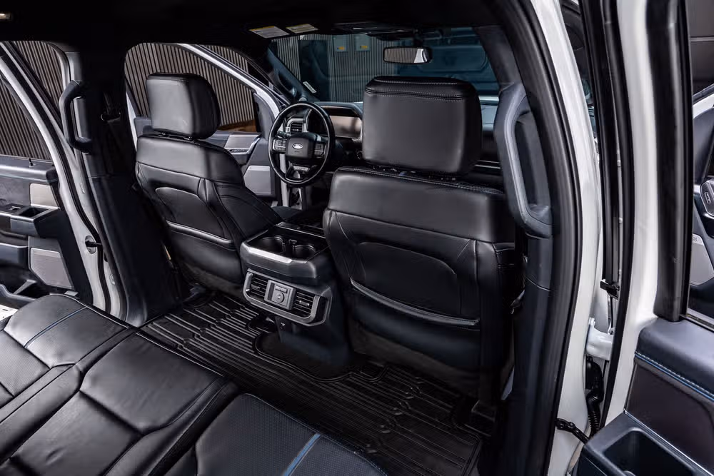 2025 Ford F-150 Platinum SuperCrew Image 32