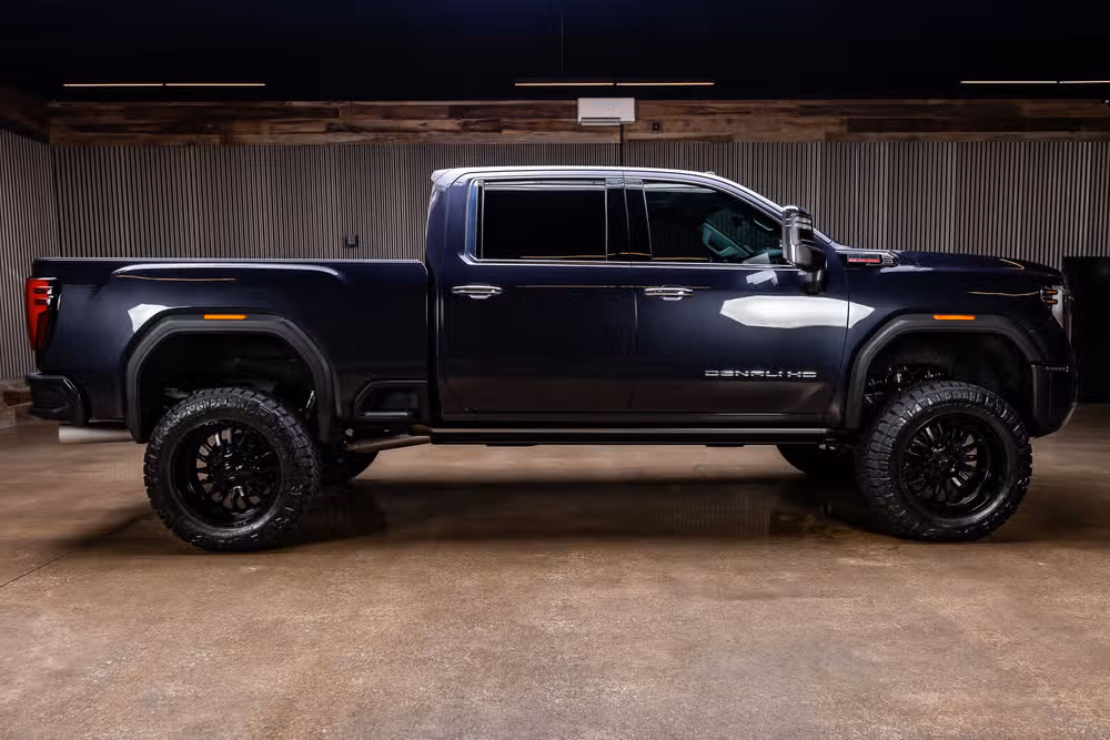 2024 GMC Sierra 2500HD Denali Crew Cab Image 11
