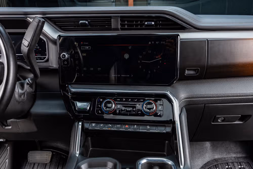 2024 GMC Sierra 2500HD Denali Crew Cab Image 24