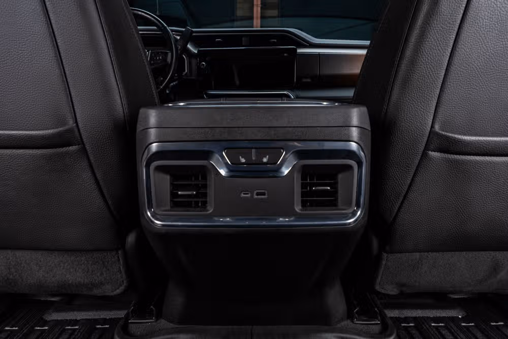 2024 GMC Sierra 2500HD Denali Crew Cab Image 34