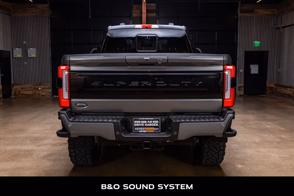 2026 Ford F-250 Super Duty Platinum Crew Cab Image 8