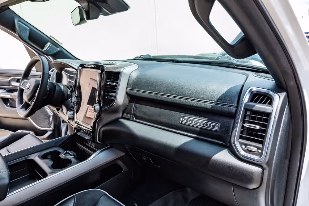 2025 Ram 1500 Laramie Crew Cab Image 18