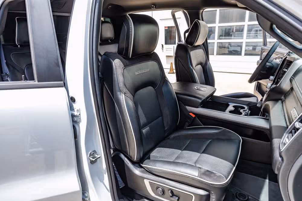 2025 Ram 1500 Laramie Crew Cab Image 32