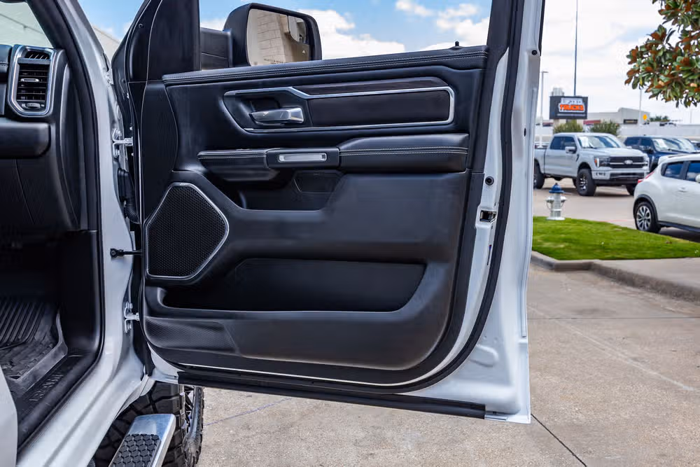 2025 Ram 1500 Laramie Crew Cab Image 38