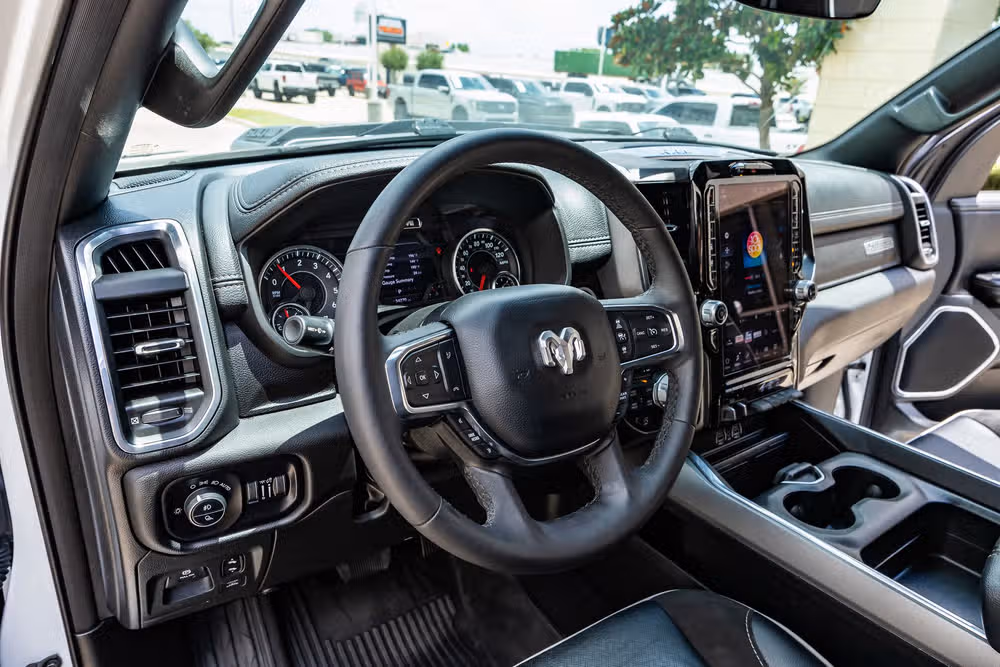 2025 Ram 1500 Laramie Crew Cab Image 17