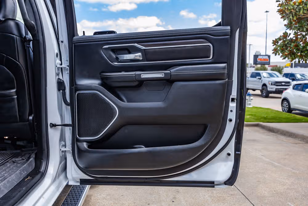 2025 Ram 1500 Laramie Crew Cab Image 40