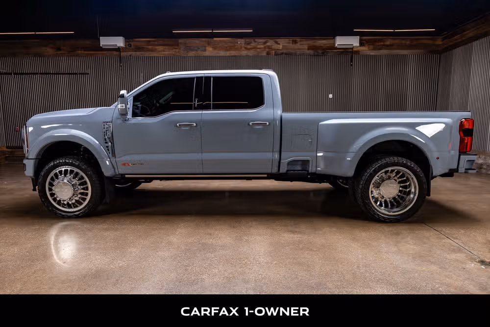 2026 Ford F-450 Super Duty Platinum Plus Crew Cab Image 5
