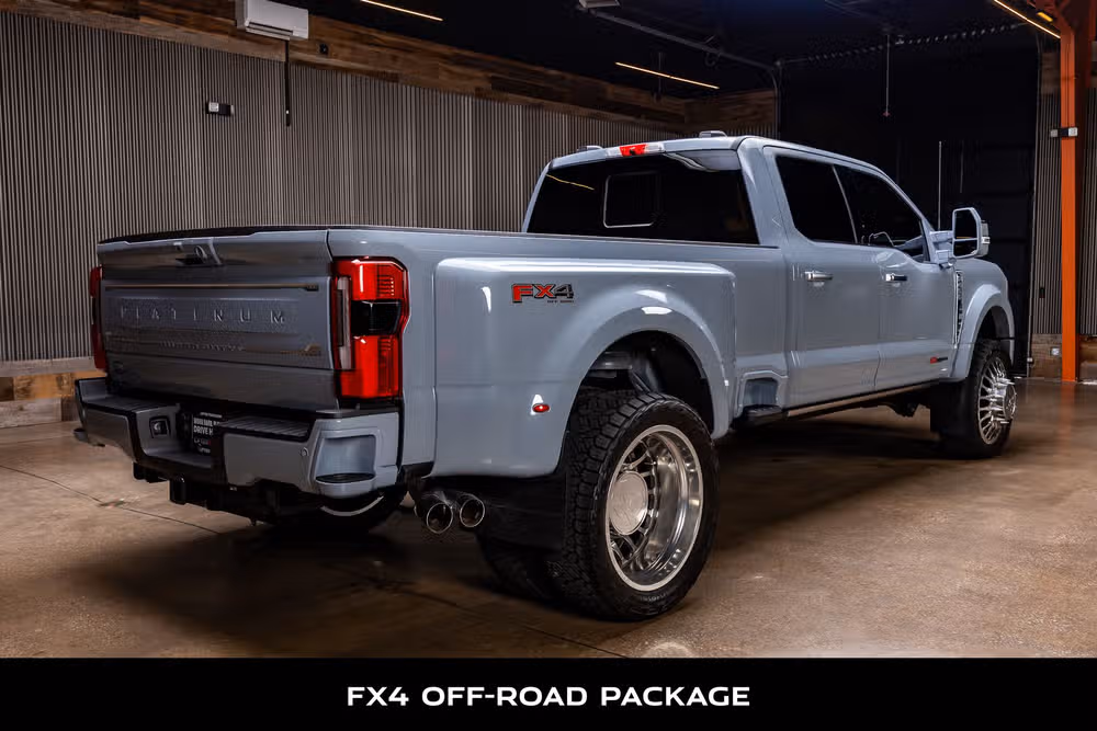 2026 Ford F-450 Super Duty Platinum Plus Crew Cab Image 9