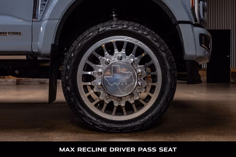 2026 Ford F-450 Super Duty Platinum Plus Crew Cab Image 11