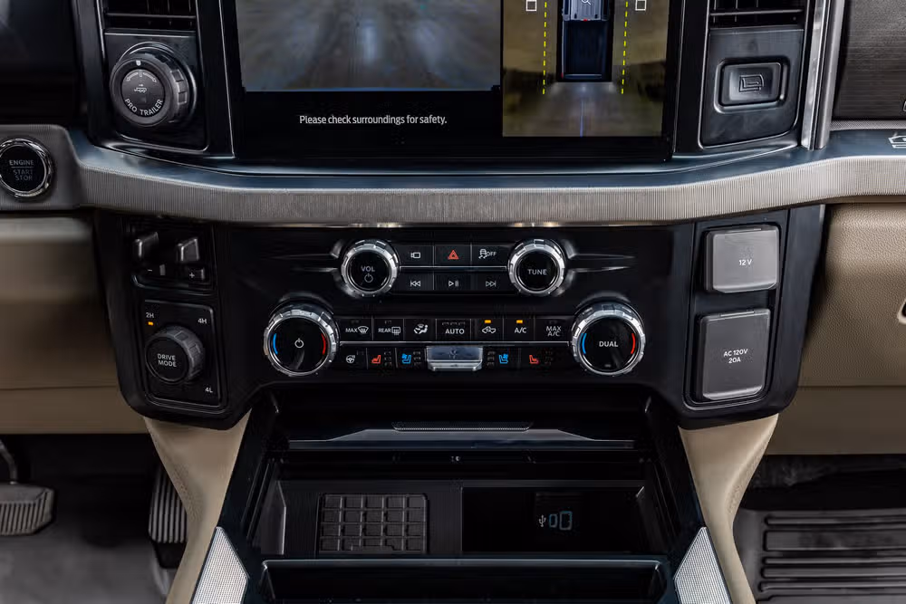 2026 Ford F-450 Super Duty Platinum Plus Crew Cab Image 26