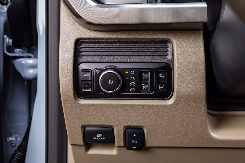 2026 Ford F-450 Super Duty Platinum Plus Crew Cab Image 21