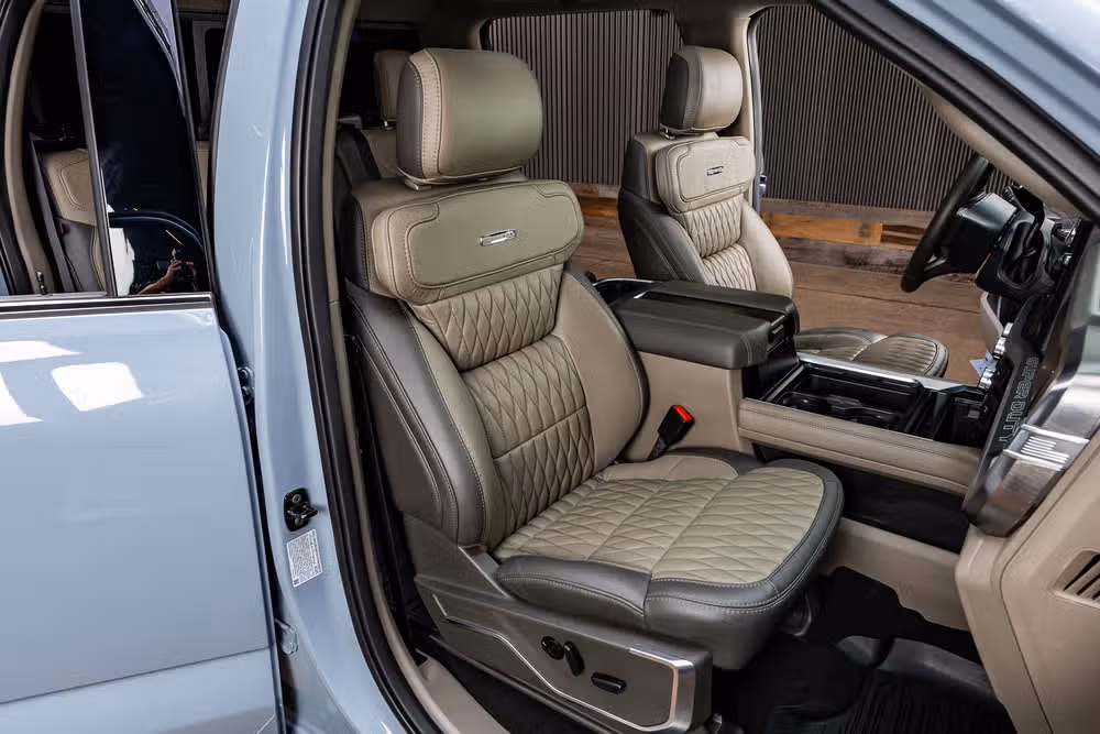 2026 Ford F-450 Super Duty Platinum Plus Crew Cab Image 30