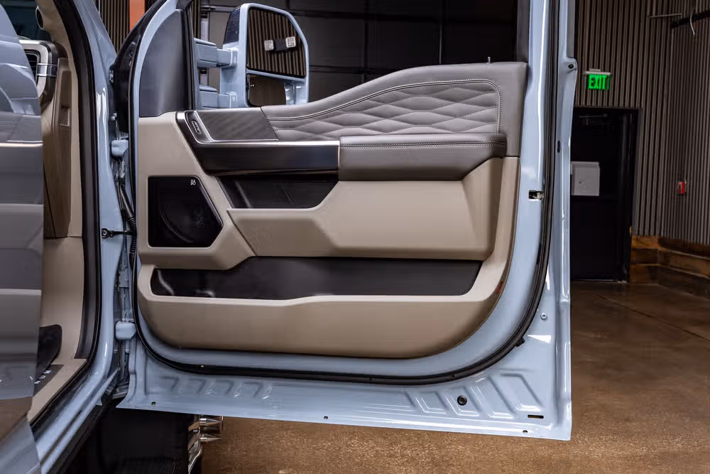 2026 Ford F-450 Super Duty Platinum Plus Crew Cab Image 36