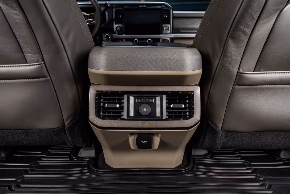 2026 Ford F-450 Super Duty Platinum Plus Crew Cab Image 32