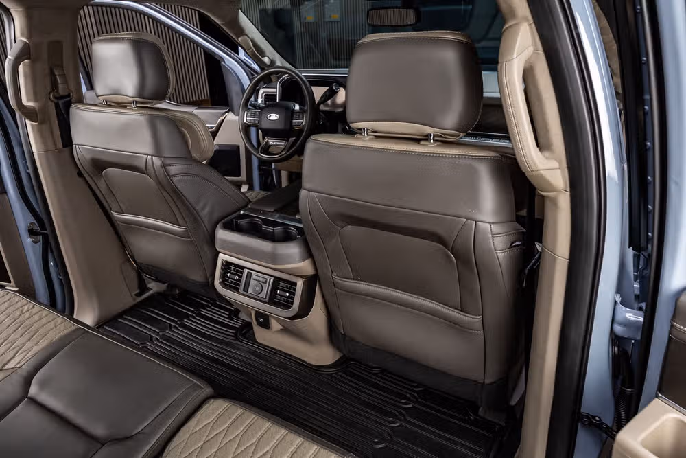 2026 Ford F-450 Super Duty Platinum Plus Crew Cab Image 31
