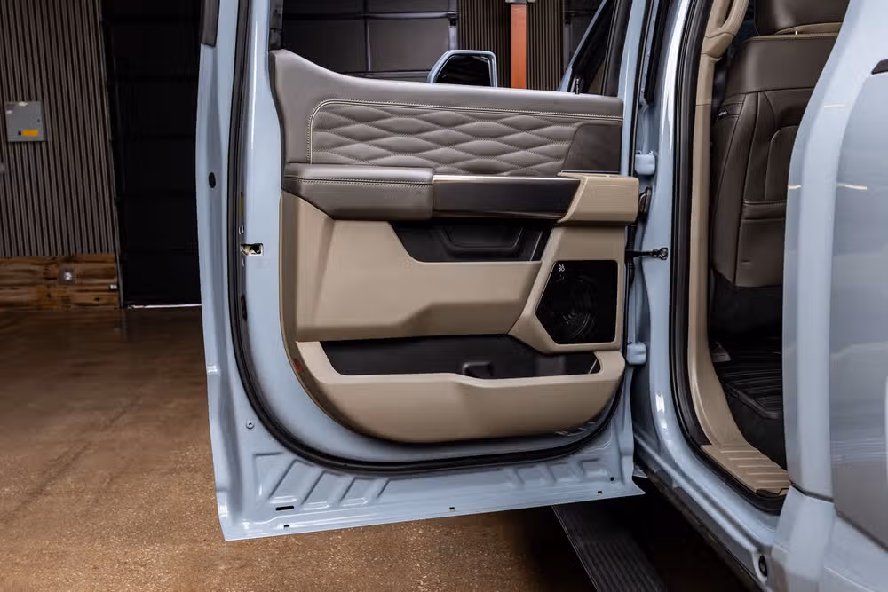 2026 Ford F-450 Super Duty Platinum Plus Crew Cab Image 37