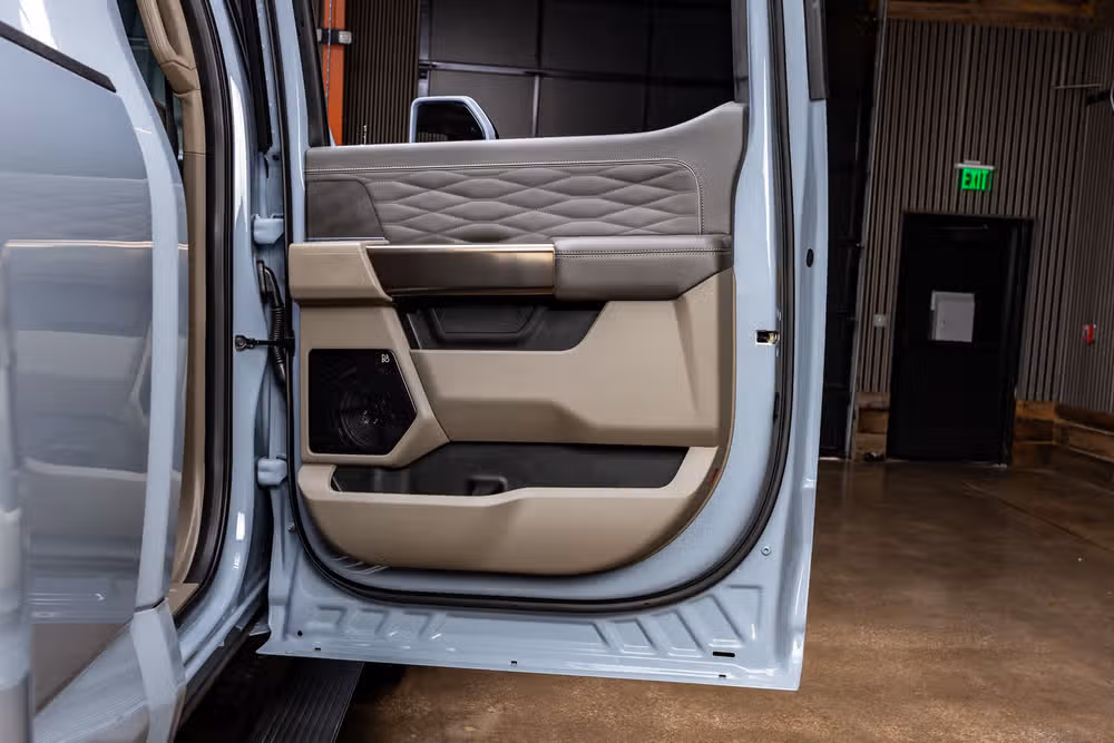 2026 Ford F-450 Super Duty Platinum Plus Crew Cab Image 38