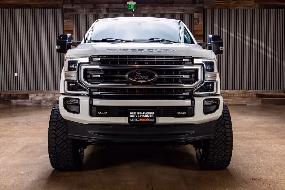 2022 Ford F-250 Super Duty Platinum Crew Cab Image 2