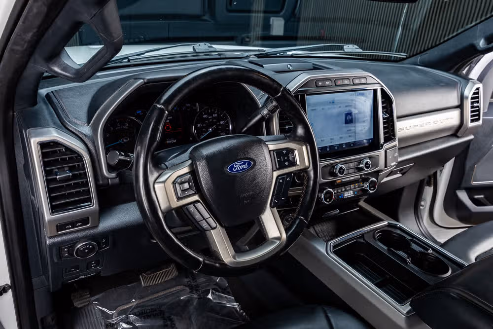 2022 Ford F-250 Super Duty Platinum Crew Cab Image 17